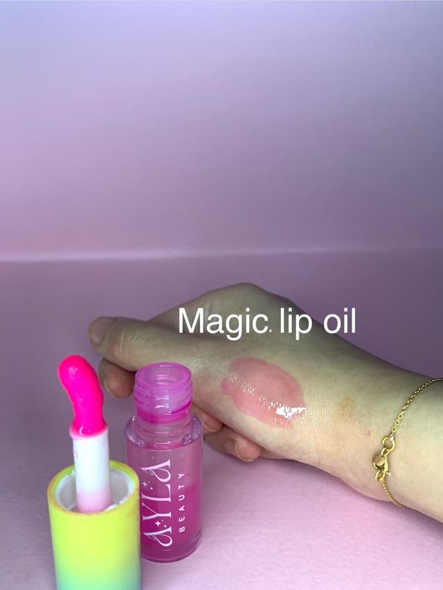 Magic lip oil